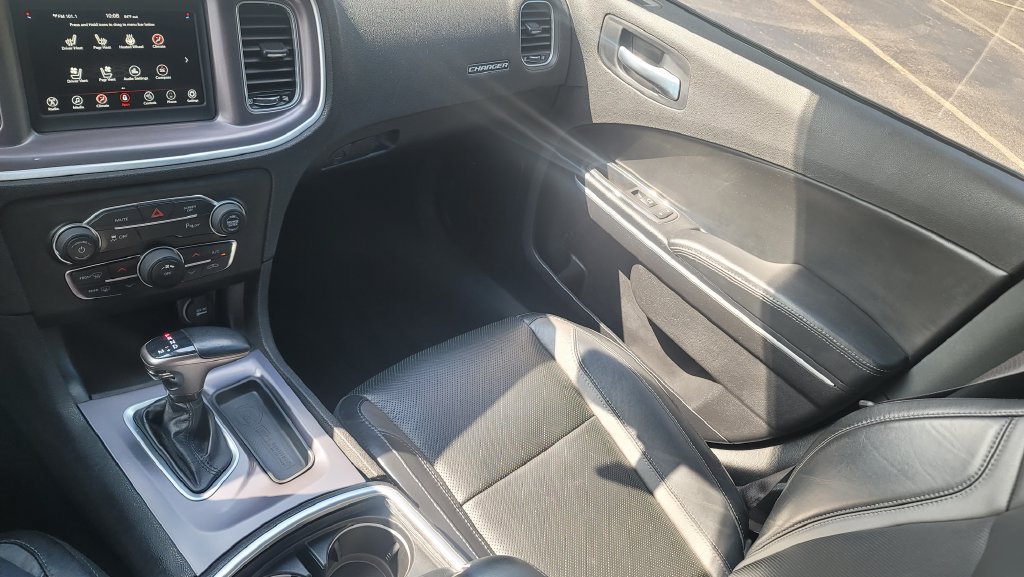 Used 2021 Dodge Charger SXT w/ Leather Interior Group RWD image 23