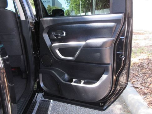 Used 2017 Nissan Titan SV RWD image 24