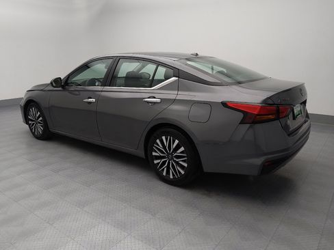 Used 2024 Nissan Altima 2.5 SV image 3