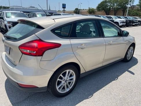 Used 2017 Ford Focus SE FWD image 3