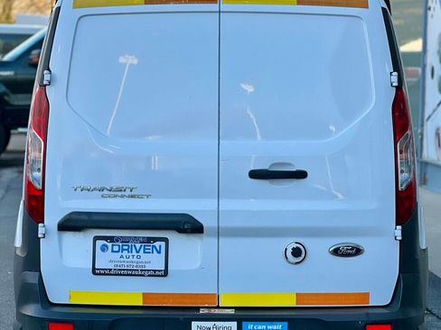 Used 2016 Ford Transit Connect XL FWD image 4