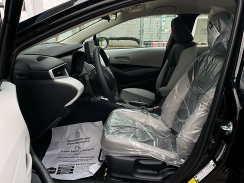 New 2026 Toyota Corolla LE image 9