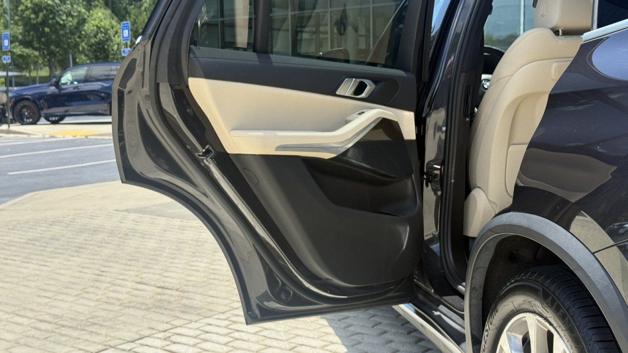 Used 2022 BMW X5 sDrive40i RWD image 15