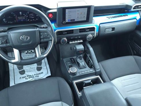 Used 2024 Toyota Tacoma TRD Sport image 25
