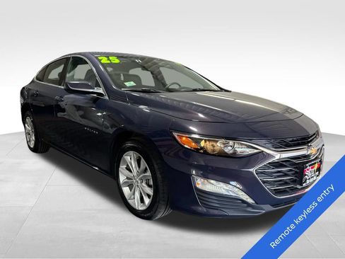 Used 2025 Chevrolet Malibu LT FWD image 3
