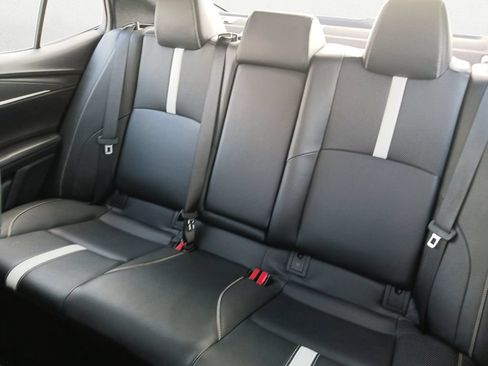Used 2025 Toyota Camry SE FWD image 9