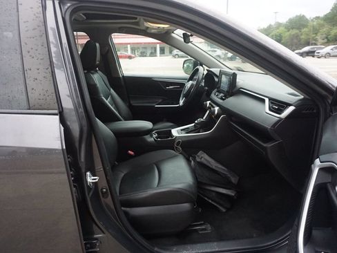 Used 2021 Toyota RAV4 XLE Premium FWD image 15