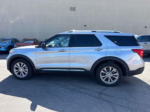 Used 2023 Ford Explorer Limited AWD/4WD image 5