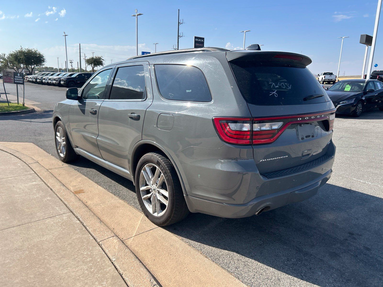 Used 2024 Dodge Durango GT RWD image 7