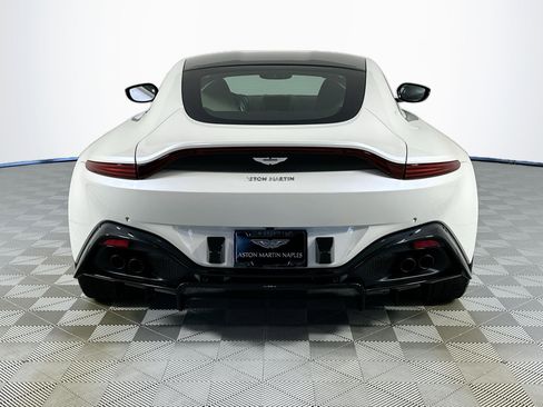 Used 2021 Aston Martin V8 Vantage Coupe image 16
