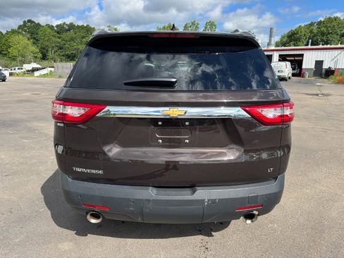 Used 2018 Chevrolet Traverse LT FWD image 4