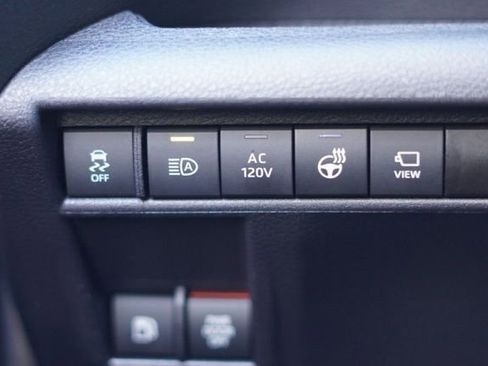 Used 2025 Toyota Sienna Platinum image 19