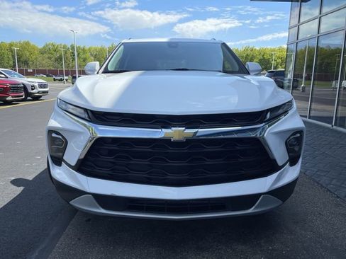 Certified 2025 Chevrolet Blazer LT w/ Convenience Package FWD image 30