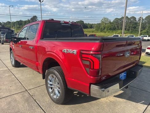 Used 2025 Ford F150 Lariat w/ Equipment Group 501A Mid AWD/4WD image 5