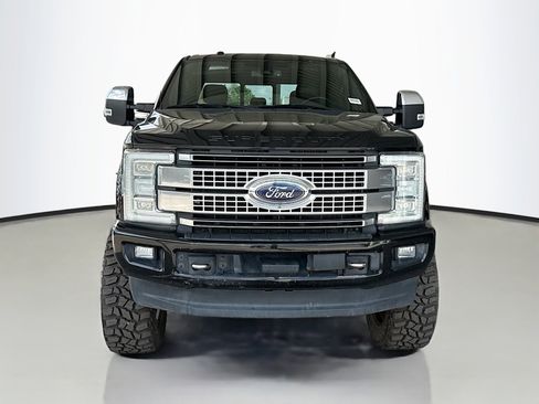 Used 2017 Ford F350 Platinum w/ Platinum Ultimate Package image 2