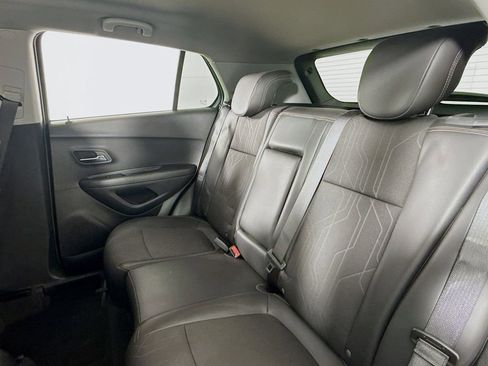 Used 2020 Chevrolet Trax LT w/ LT Convenience Package image 33