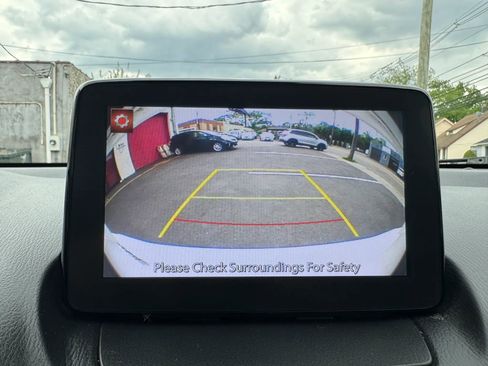 Used 2019 Toyota Yaris L FWD image 17