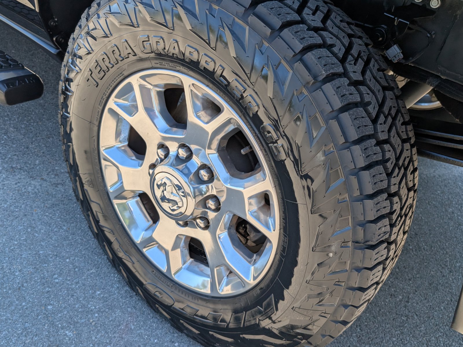 Used 2023 RAM 3500 Laramie AWD/4WD image 21