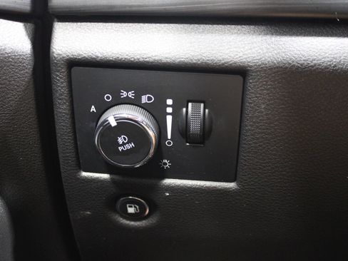 Used 2019 Jeep Grand Cherokee Altitude AWD/4WD image 41
