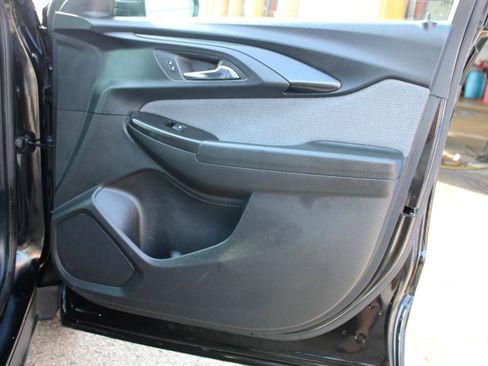 Used 2023 Chevrolet TrailBlazer LT FWD image 47
