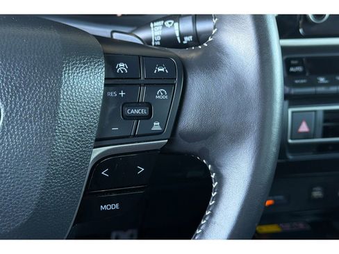Used 2025 Toyota Camry SE FWD image 27