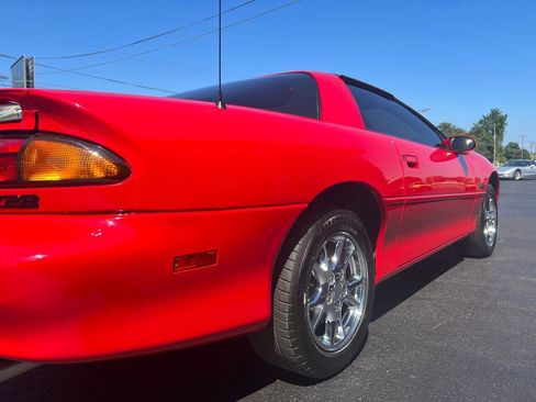 Used 2002 Chevrolet Camaro Z28 w/ Preferred Equipment Group 2 RWD image 39