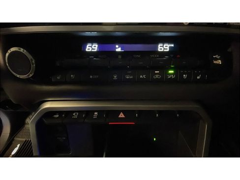 Used 2024 Toyota Tundra Platinum image 13