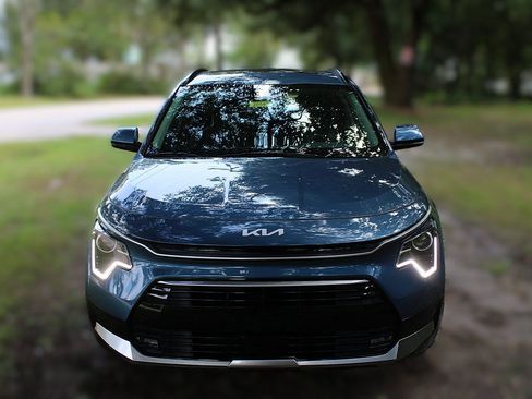 New 2025 Kia Niro EX Touring image 16