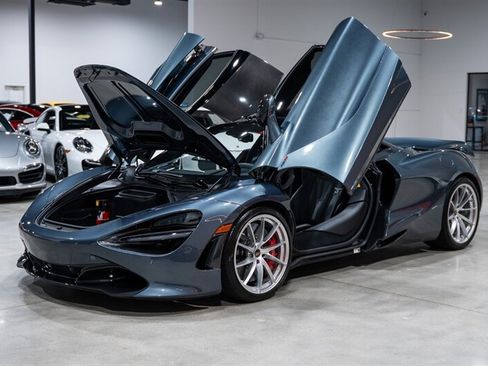Used 2018 McLaren 720S Performance RWD image 31