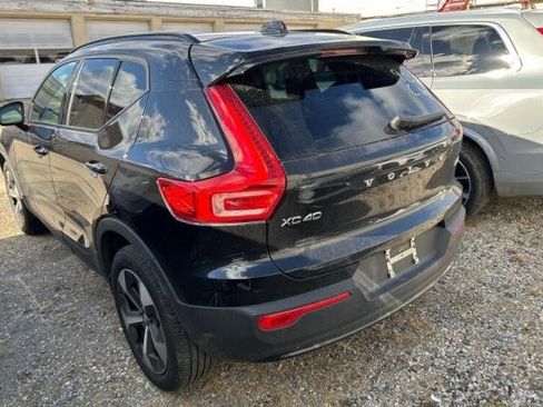 Used 2023 Volvo XC40 B5 Plus w/ Protection Package Premier image 4