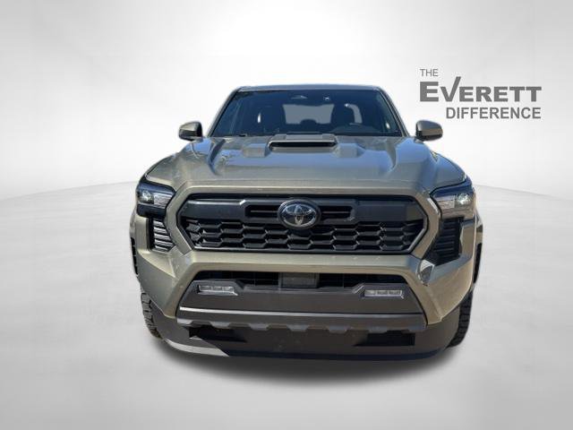 Used 2025 Toyota Tacoma TRD Sport AWD/4WD image 2
