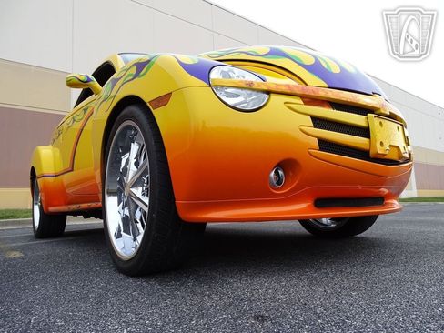 Used 2004 Chevrolet SSR w/ Preferred Equipment Group image 23