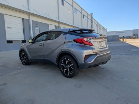 Used 2018 Toyota C-HR XLE image 7