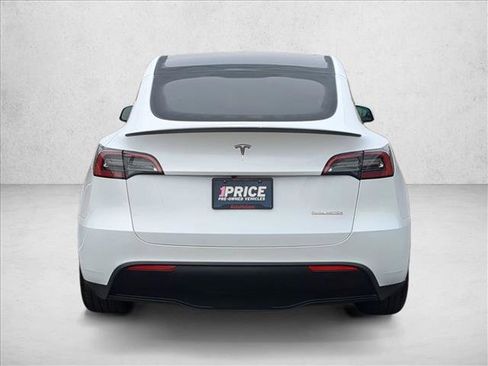 Used 2023 Tesla Model Y Performance image 7