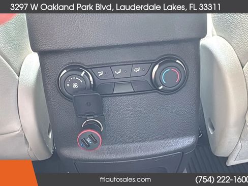 Used 2015 Ford Explorer XLT w/ Equipment Group 201B FWD image 26