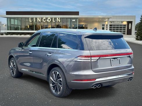 Certified 2022 Lincoln Aviator Reserve w/ Equipment Group 201A AWD/4WD image 3