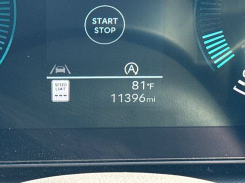 Used 2025 Hyundai Santa Fe SE FWD image 16