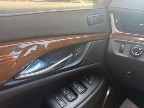 Used 2020 Cadillac Escalade ESV Premium Luxury AWD/4WD image 31