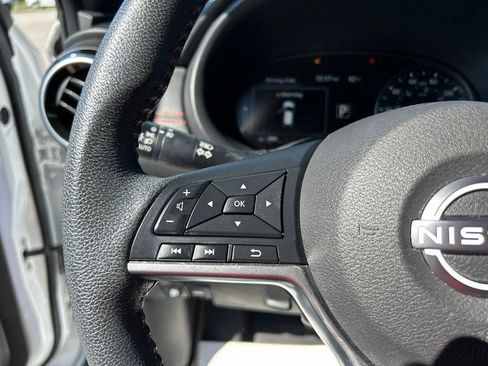 Used 2023 Nissan Kicks SR FWD image 18