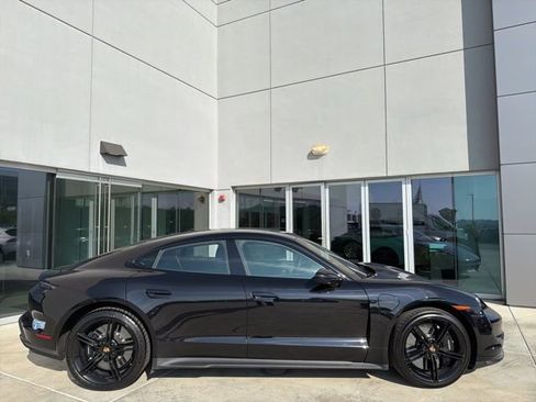 Used 2021 Porsche Taycan Turbo S image 9