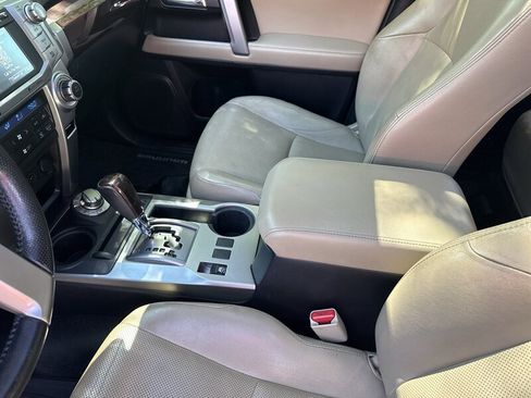 Used 2014 Toyota 4Runner Limited AWD/4WD image 30