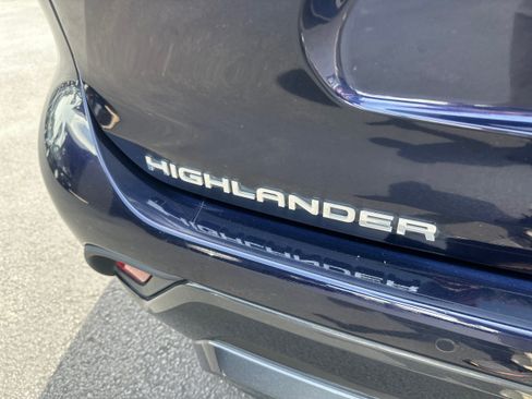 Used 2022 Toyota Highlander Limited AWD/4WD image 28