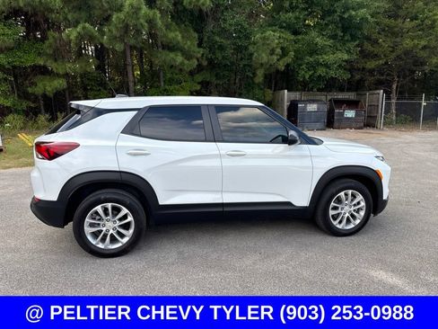 Used 2024 Chevrolet TrailBlazer LS w/ LS Convenience Package FWD image 8