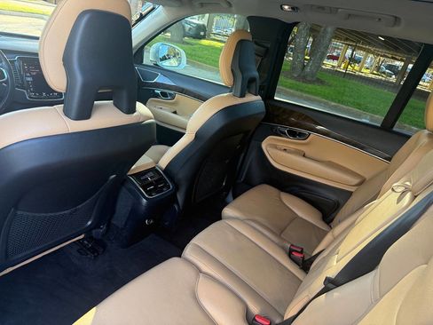 Used 2016 Volvo XC90 T6 Momentum w/ Protection Package Plus image 18