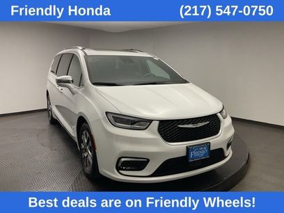 Used 2024 Chrysler Pacifica Pinnacle
