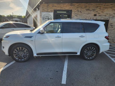 Used 2021 Nissan Armada Platinum RWD image 2