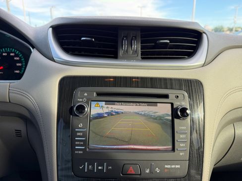Used 2017 Chevrolet Traverse Premier image 29