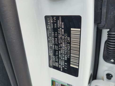 New 2026 Hyundai Elantra Limited FWD image 24