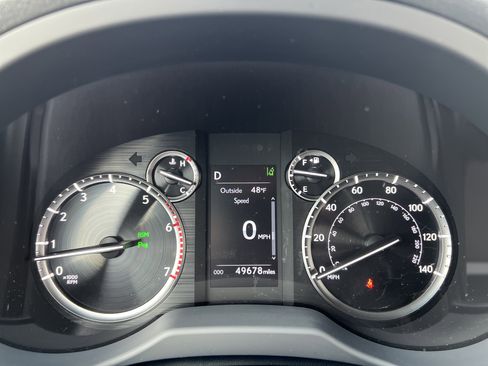 Used 2020 Lexus GX 460 Premium w/ Premium Package image 3