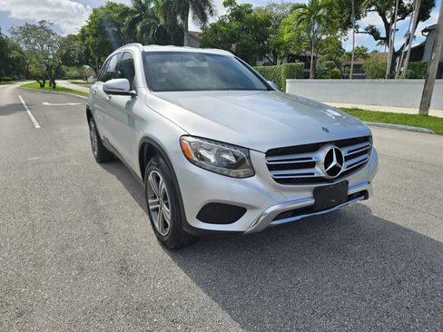 Used 2019 Mercedes-Benz GLC 300 w/ Premium Package image 3
